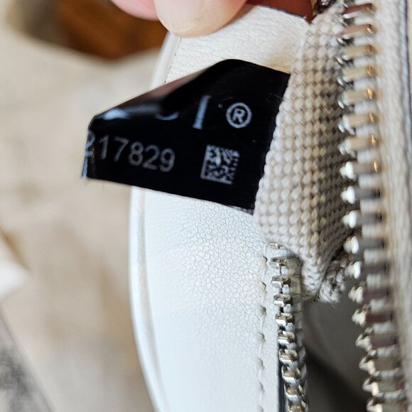 Gucci Blondie Mini Shoulder Bag - Picture 11 of 17